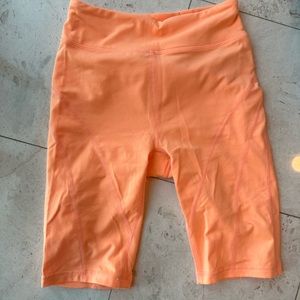 Peach bike shorts